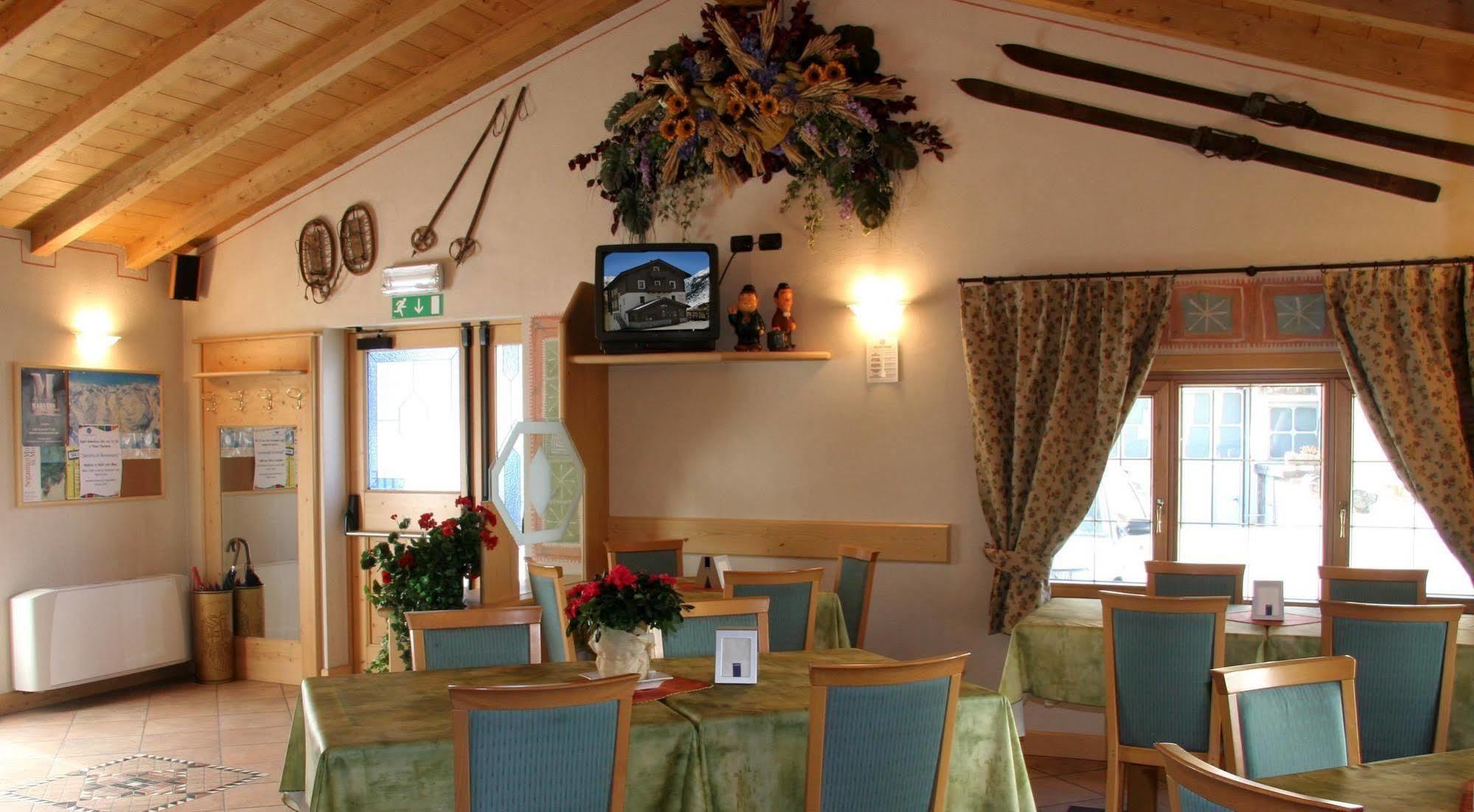 Hotel La Colombina Livigno Exterior foto